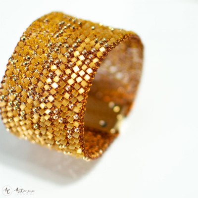 Bracelete Pontos De Luz Crochê Dourado<br><span style='color:#fff;'>Joias</span>