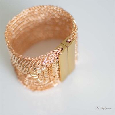 Bracelete Bordado Banhado Em Ouro 18k<br><span style='color:#fff;'>Joias</span>